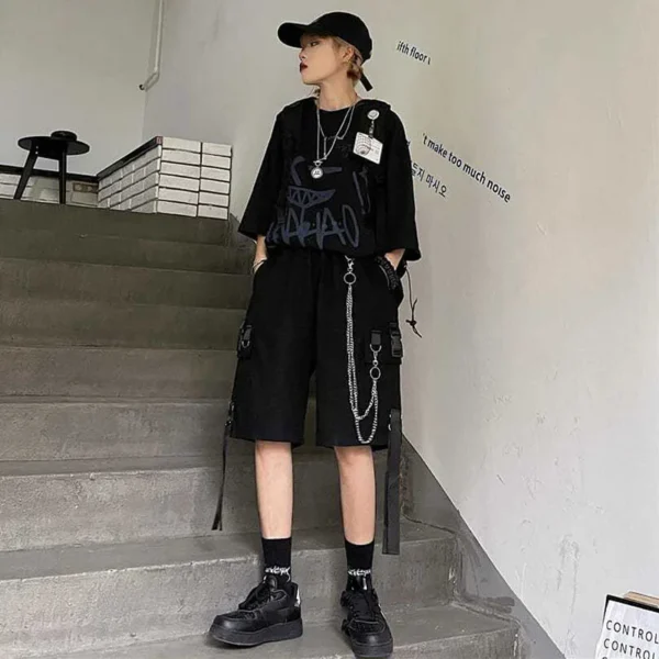 Casual Loose Cargo Shorts Women Harajuku Hip Hop Punk Large Pocket Wide Leg Shorts Fashion Chain High Waist Joggers Short Pants 2