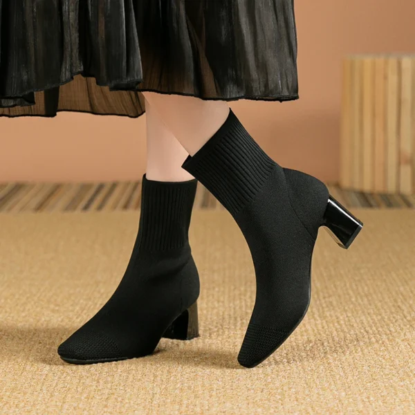 Women's boots 2024 new large fashionable knitted non slip rubber sole boots (heel height 5cm) 6