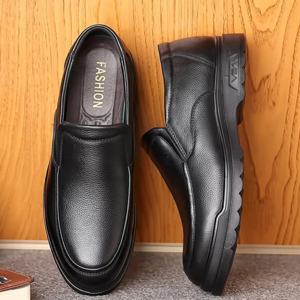 Vintage Men Leather Shoes Men dress shoes Slip On Business Casual Shoes Classic Soft Leather Hombre Breathable Men Flats 2