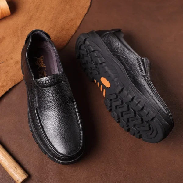 Handmade Leather Men Casual Shoes Soft Sole Comfortable Loafers for Men Fashionable Slip-on Driving Shoes Non-slip Business Shoe 4