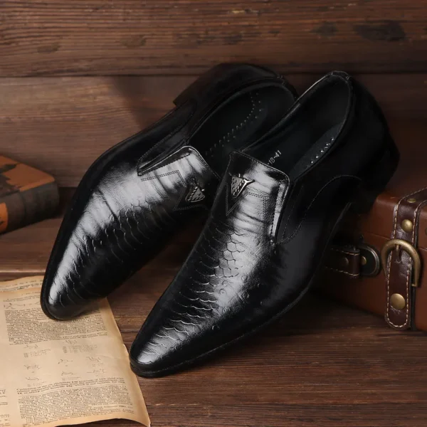 Retro Men's Dress Shoes Summer Casual Office Business Shoes Pointed Toe Leather Shoes Flat Slip-on Shoes for Men Luxury Loafers 4