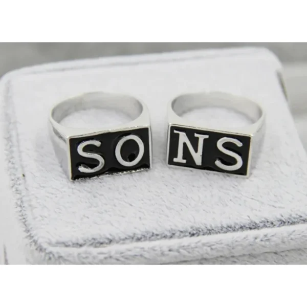 2 pcs Sons of Anarchy TV SOA Cosplay SONS Rings SO NS Silver Golden Mayans MC Steampunk Rock Punk Rings Men Cosplay Props 5