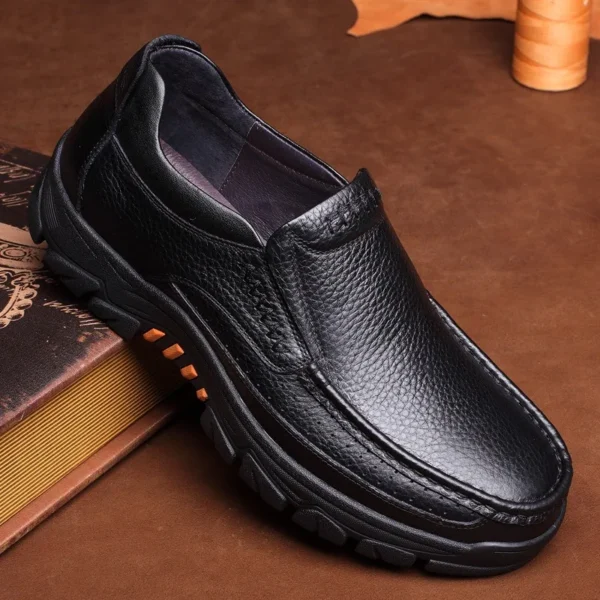 Handmade Leather Men Casual Shoes Soft Sole Comfortable Loafers for Men Fashionable Slip-on Driving Shoes Non-slip Business Shoe 3