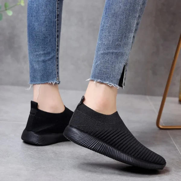 2024 Breathable Mesh Platform Sneakers for Men Slip-on Soft Bottom Unisex Casual Shoes Super Light Comfort Couple Sports Shoes 5