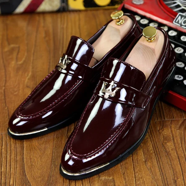 2024 New Fashion Red Men's Social Shoe Casual Glitter Leather Loafers Shoes for Men Slip-on Pointed Toe Dress Shoes Men Footwear 1