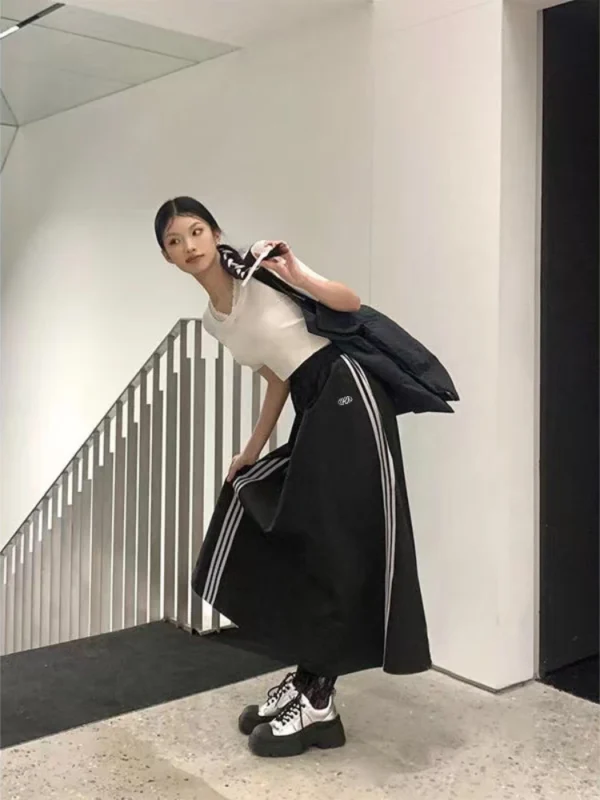 Y2K Parachute Skirt Women Vintage Streetwear Korean loose Side Striped Black Skirts New Casual Drawstring Aesthetics Skirt 2023 4