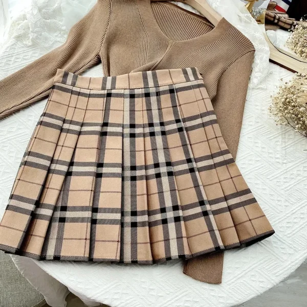 Plaid Stripes Skirt Women Korean High Waist Khaki All-Match Mini Skirt Sweet Girl Student Style Jk Uniform Pleated Skirt New 2