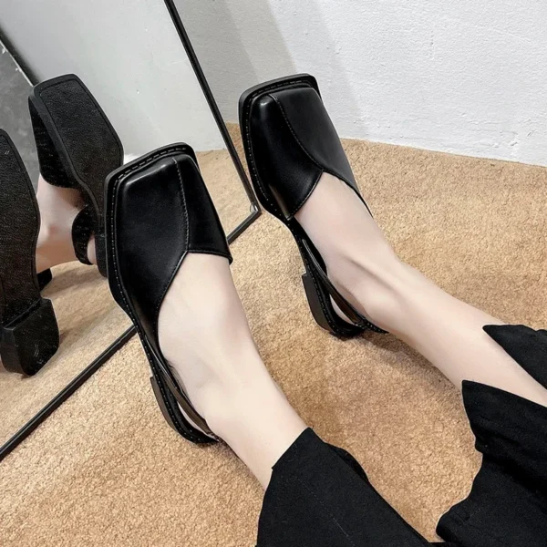 New 2024 Summer Square Toe Pleated Elastic Sandals Fashion Women's Slippers Women's Digging Toe Sandals Women's Designer Sandals 4